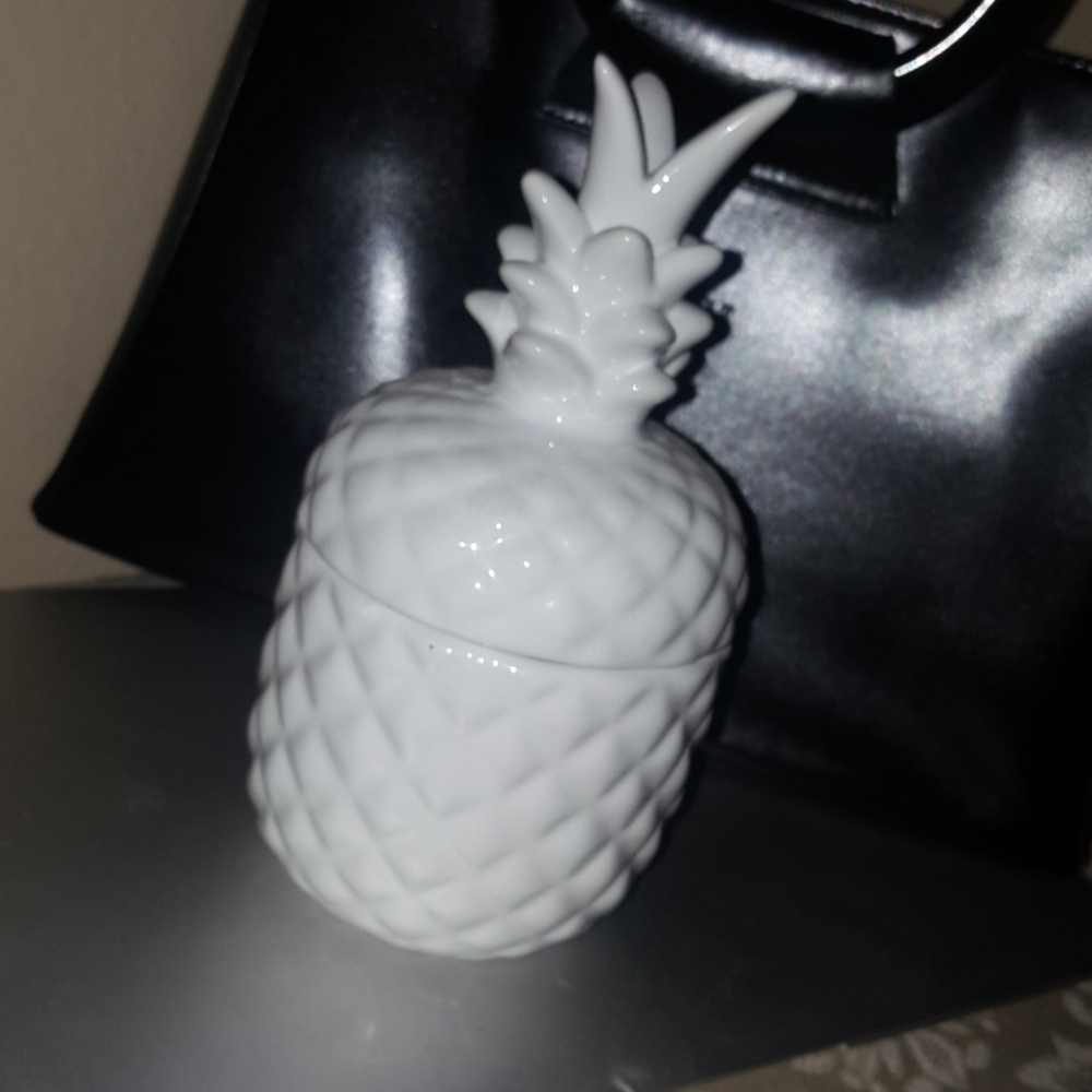 Pineapple candle